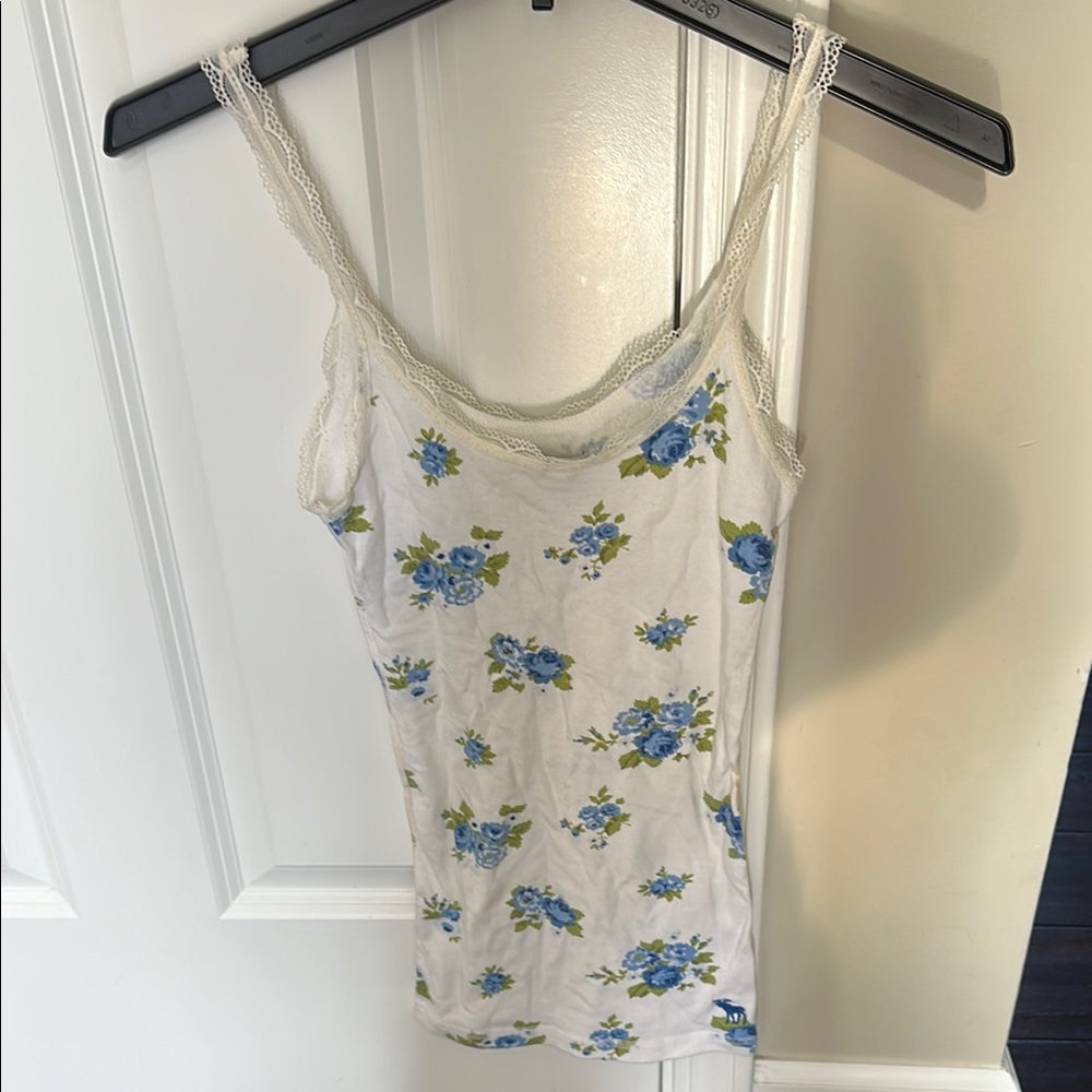 Abercrombie Kids Blue and White Floral Camisole with Lace Size L Girls